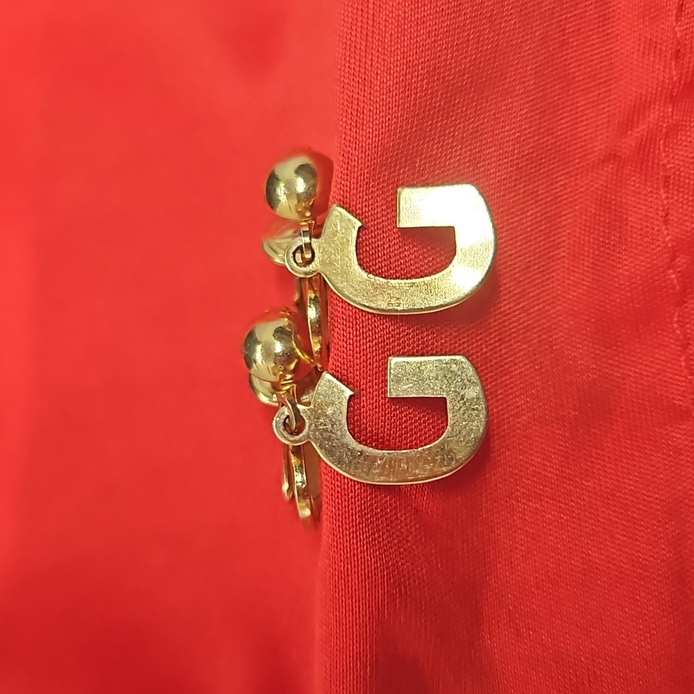 Vintage "G" dangle earrings